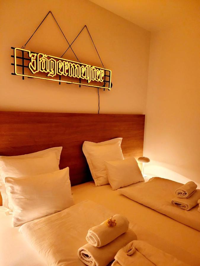 Bast 17: Spacious Mandoria Stay with Parking and Terrace Lodz  Exterior photo